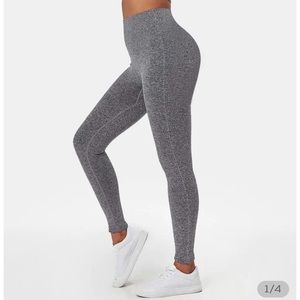 Halara leggings Seamless Flow High Waisted Tummy control